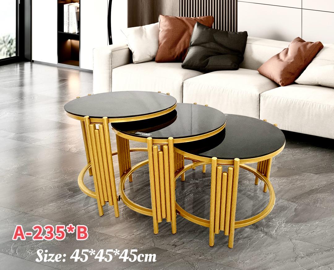  set of three nesting coffee tables,
