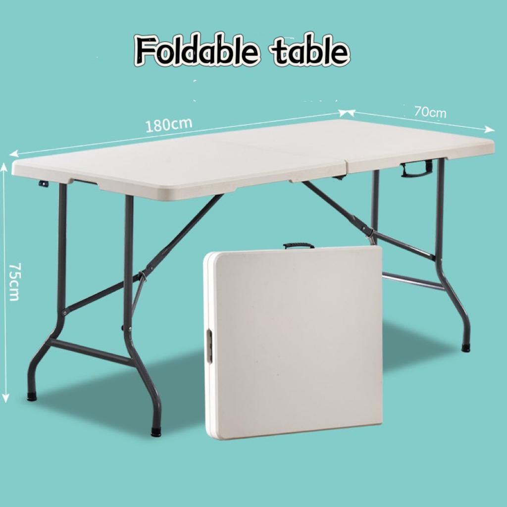 Foldable table 